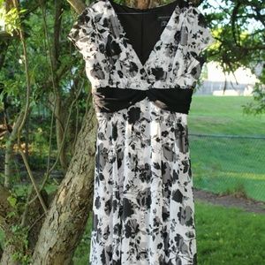 Pize 16 dress. Fallsvabout the middle of shin